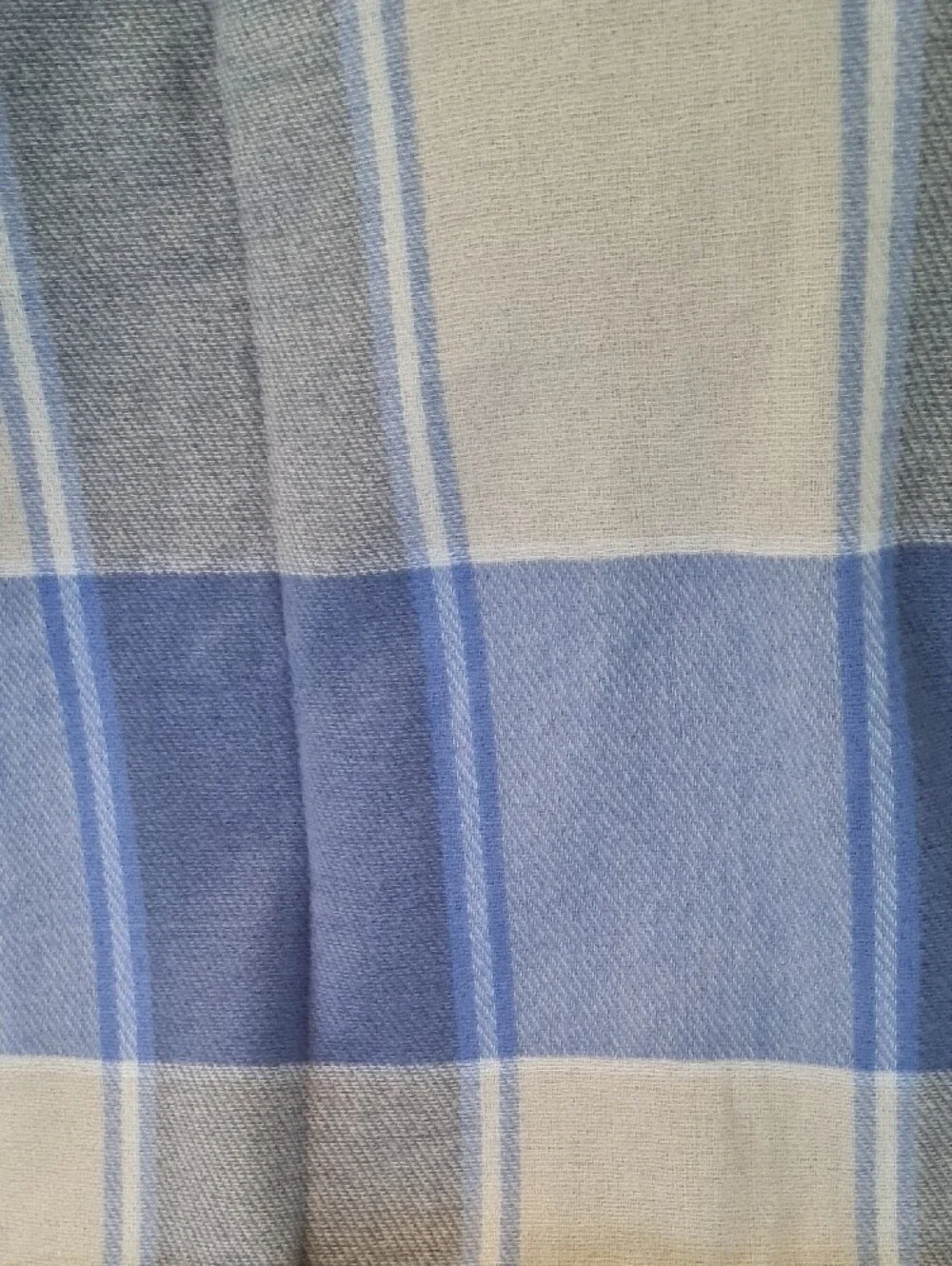 💥3for$15💥Blue and Cream Plaid Scarf